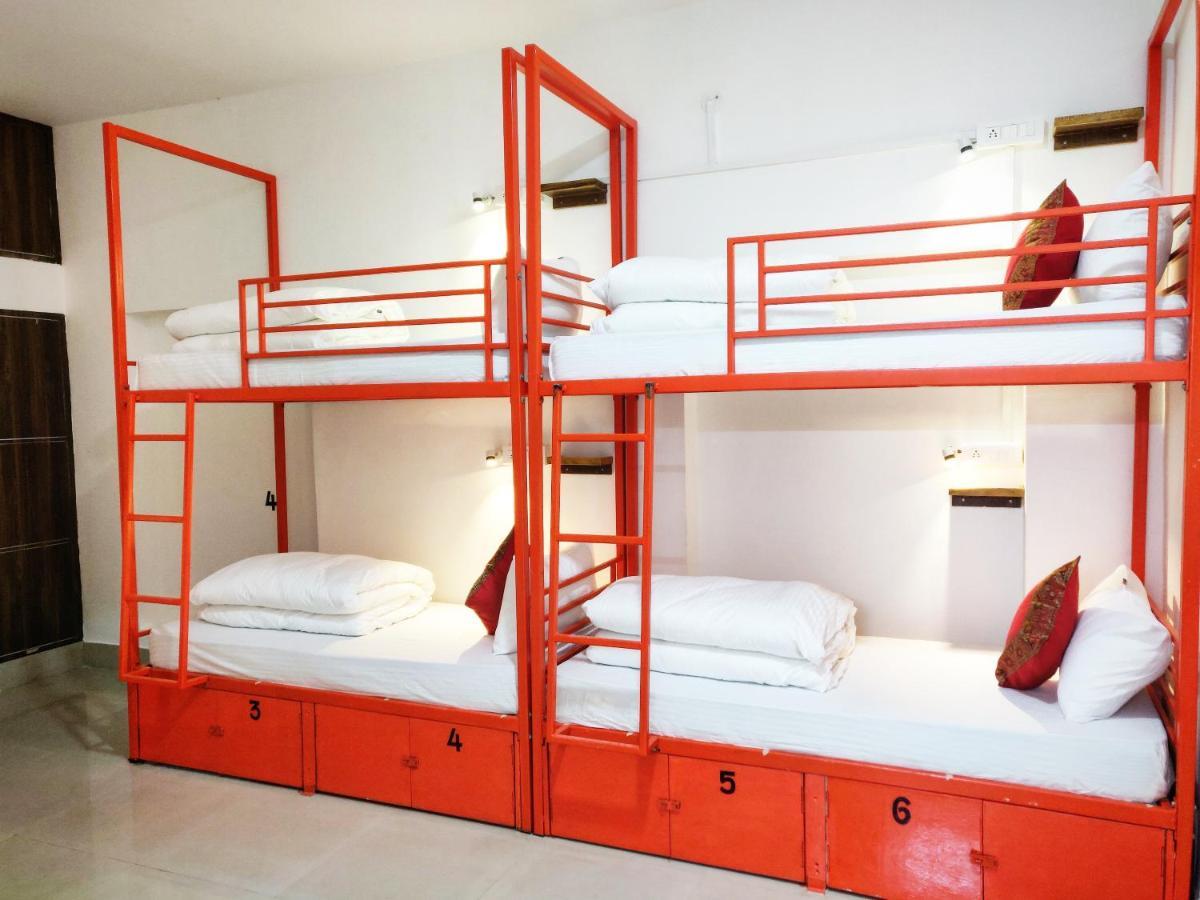 Live Free Hostel Varanasi Exterior foto